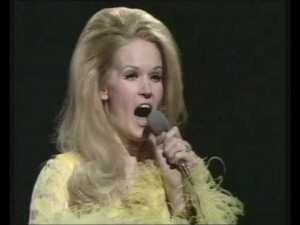 LYNN ANDERSON..Picture 2